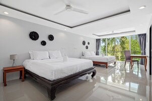 Casa adosada Deluxe, 5 habitaciones, vistas al campo de golf | 5 dormitorios, caja fuerte, decoración individual