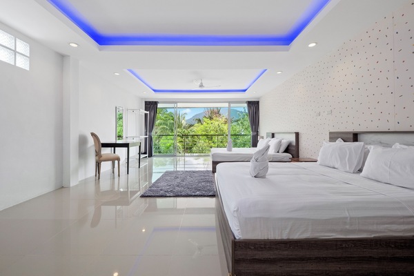 Deluxe Townhome, 5 Bedrooms, Golf View | 5 bedrooms, in-room safe, individually decorated, individually furnished
