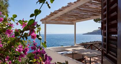 Landhaus nur 20 Meter vom Meer im Grünen und der Stille, 3 Zimmer, 2 Bäder, Garten