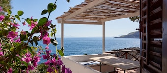 Villa 20 meter fra sjøen, i det grønne og stille, 3 soverom, 2 bad, hage