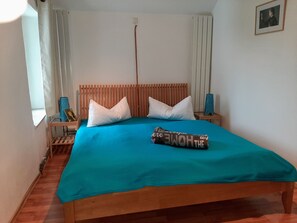 15 bedrooms, free WiFi, bed sheets