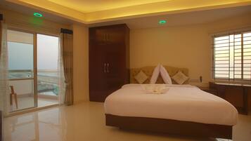 Deluxe Suite | Desk, free WiFi