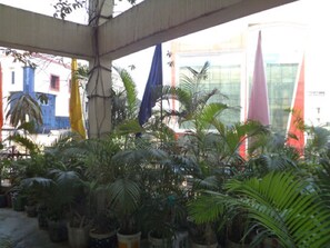 Terrace/patio - Hotel Mahalaxmi Indo Myanmar (Guwahati)