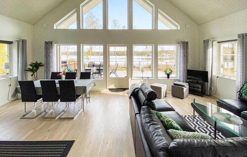 4 bedroom awesome home in Skillingaryd