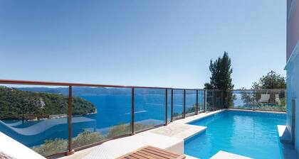 Ferienvilla mit wunderschönem panoramischem Meeresblick