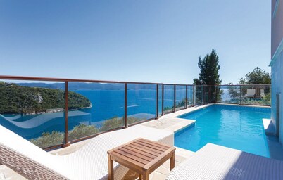 Holiday villa with a beautiful panoramic sea view