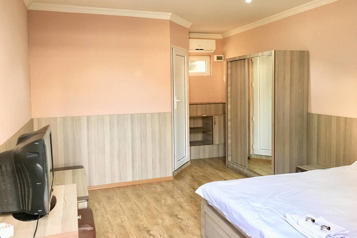 1 bedroom, rollaway beds, free WiFi