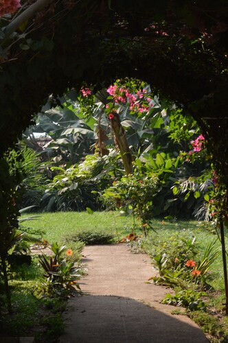 Colonial Residence