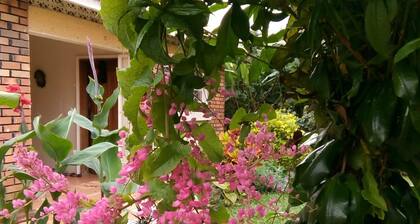 Colonial Residence