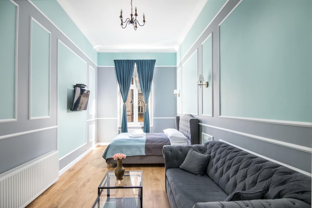 Exclusive-Apartment, 2 Schlafzimmer, Balkon, Gartenblick | Hochwertige Bettwaren, schallisolierte Zimmer, Bügeleisen/Bügelbrett