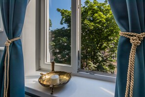 Classic-Apartment, 1 Schlafzimmer, Kochnische, Stadtblick | Ausblick vom Zimmer
