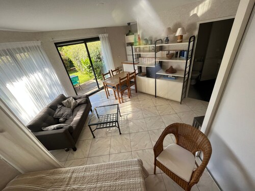 Cozy T1 with Terrace near Pereire Beach, Arcachon