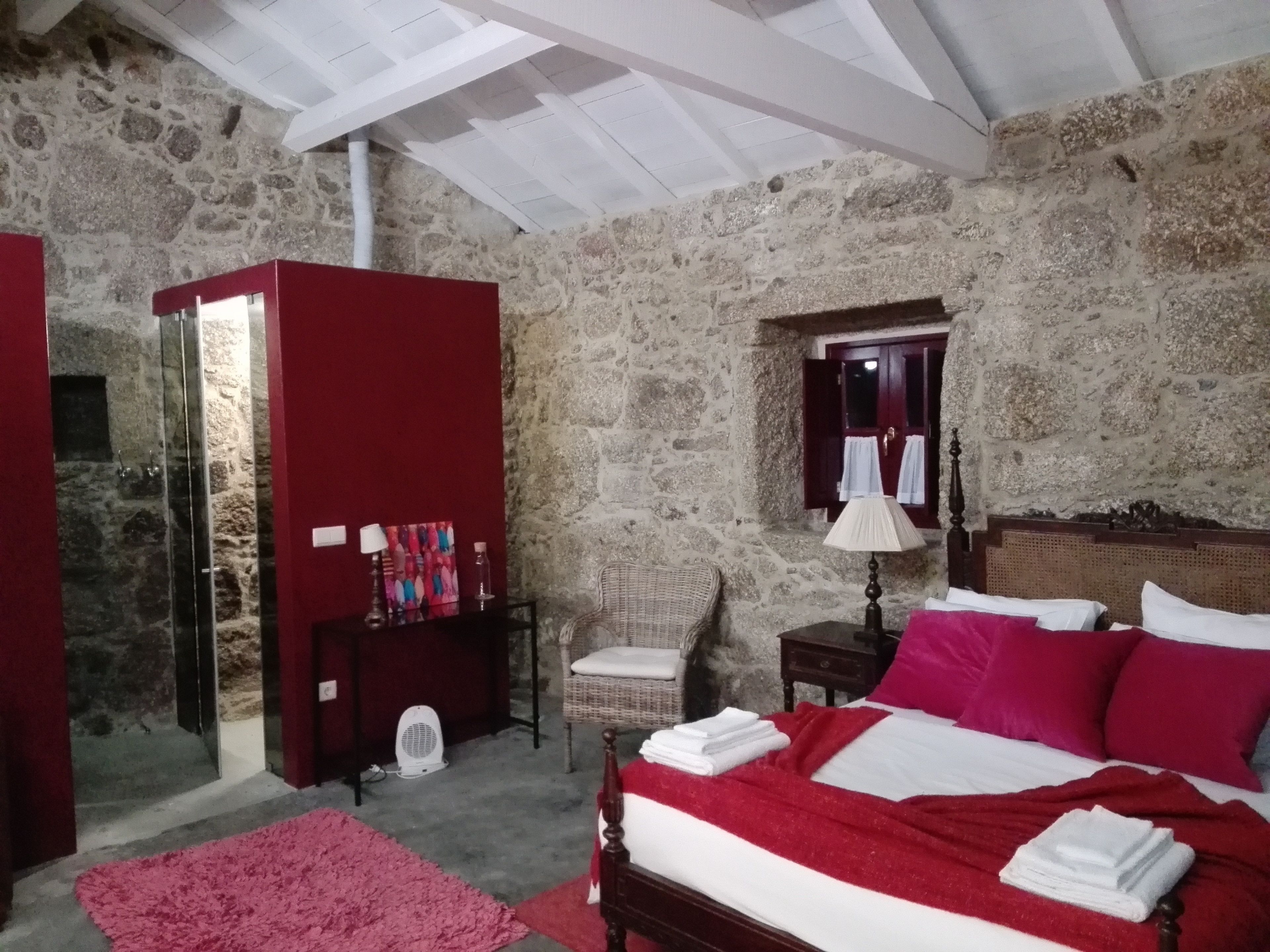 Premium bedding, minibar, soundproofing, iron/ironing board