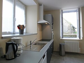 Réfrigérateur, micro-ondes, lave-vaisselle