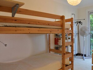 2 bedrooms