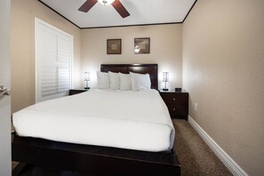 3 bedrooms, iron/ironing board, free WiFi, bed sheets - *TOP GUEST CHOICE* Premium Two Bedroom @ Phoenix I (Orange Beach)