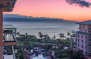 Property grounds - Maui Resort Rentals: Honua Kai Konea 815 - Stunning 8th Floor Ocean View Studio (Lahaina)