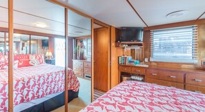 3 habitaciones, escritorio, tabla de planchar con plancha y wifi gratis 