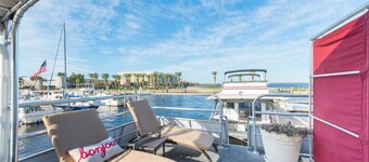 NIET UW TYPISCHE HUISBOOT: 60 VOETEN VAN LUXE