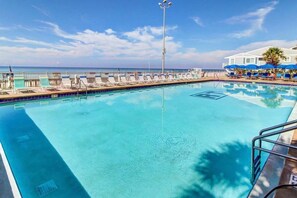 屋内プール、温水プール