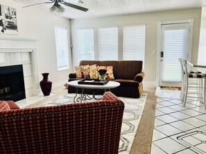 Télévision, cheminée