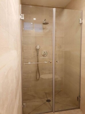 Design Apartment | Bathroom shower - Royal Apartment Tel Aviv (Tel Aviv)