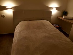 Design Apartment | 1 bedroom, premium bedding, desk, iron/ironing board