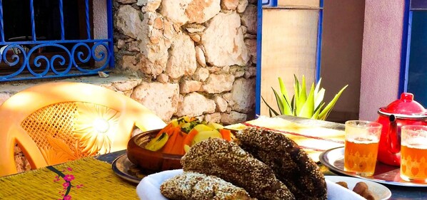 Exterior - Les Tajines Bleus (Ida Ou Guelloul)