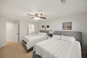 6 chambres, bureau, fer et planche à repasser, Wi-Fi