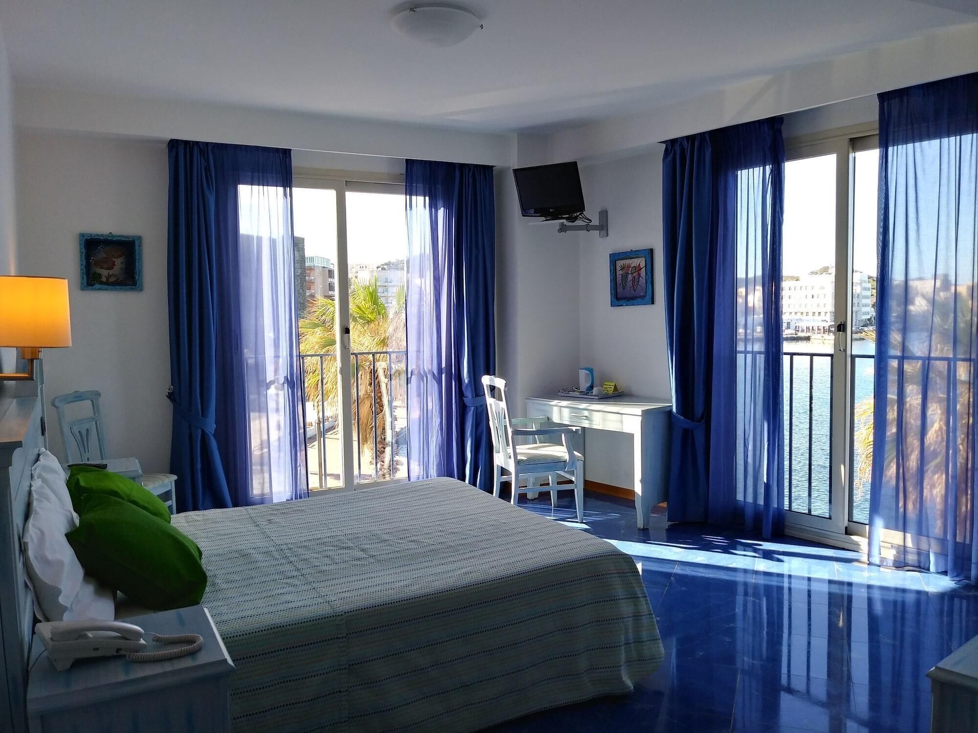 Minibar, in-room safe, desk, blackout curtains