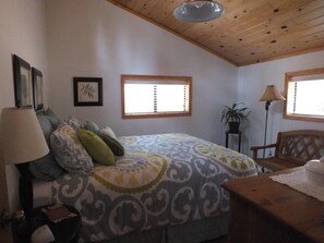 2 bedrooms, iron/ironing board, free WiFi, bed sheets - The Alpaca Barnhaus in the Jemez Mountains-Quiet & Comfortable at 8700'  (Jemez Springs)
