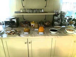 Free daily buffet breakfast  - Hotel Michela (Massa)