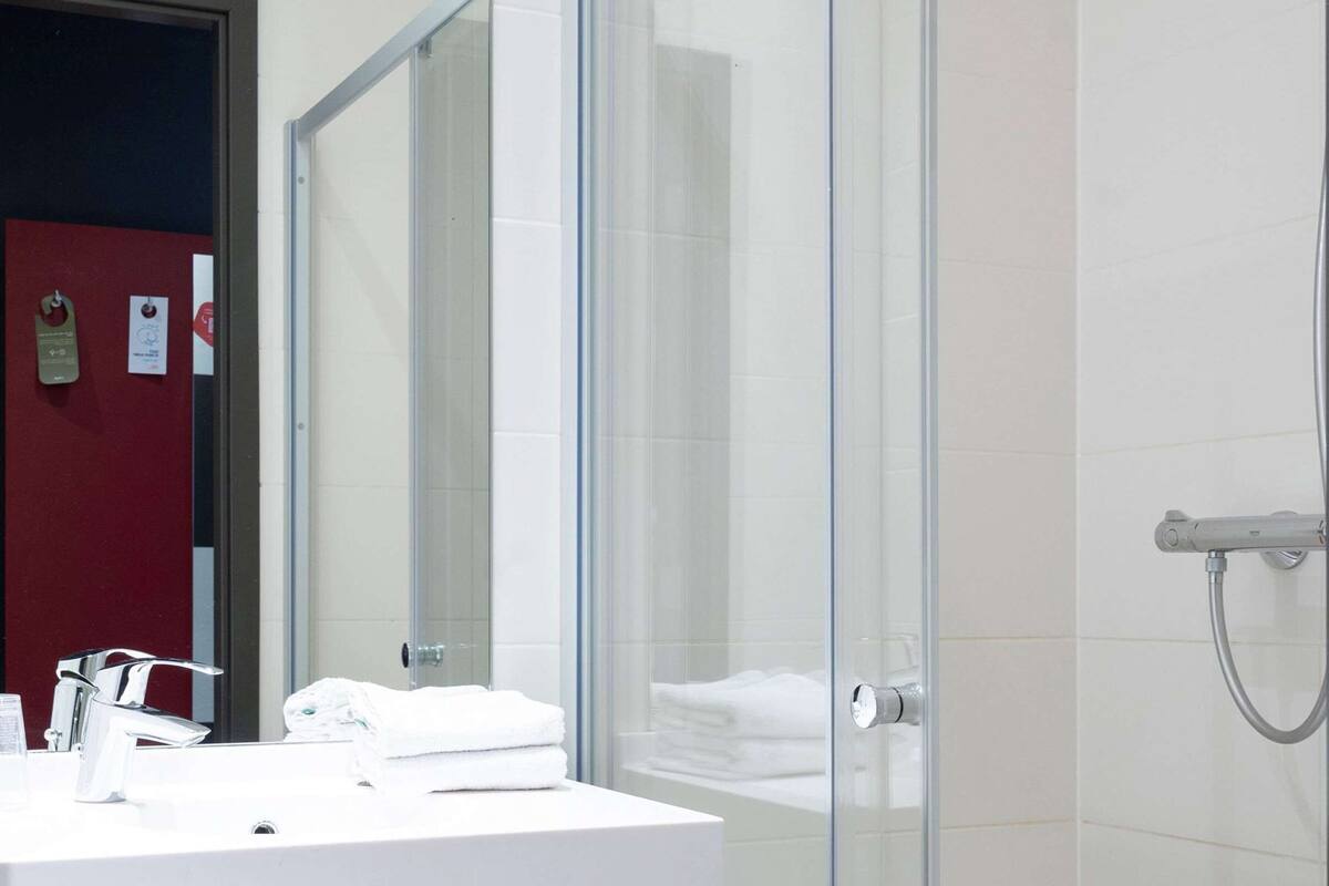 double room, 1 double bed | desk, free cots/infant beds, free wifi, bed sheets