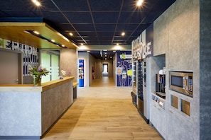 Reception hall - ibis budget Oostende Airport (Middelkerke)