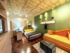 1 habitación, tabla de planchar con plancha, wifi gratis y ropa de cama