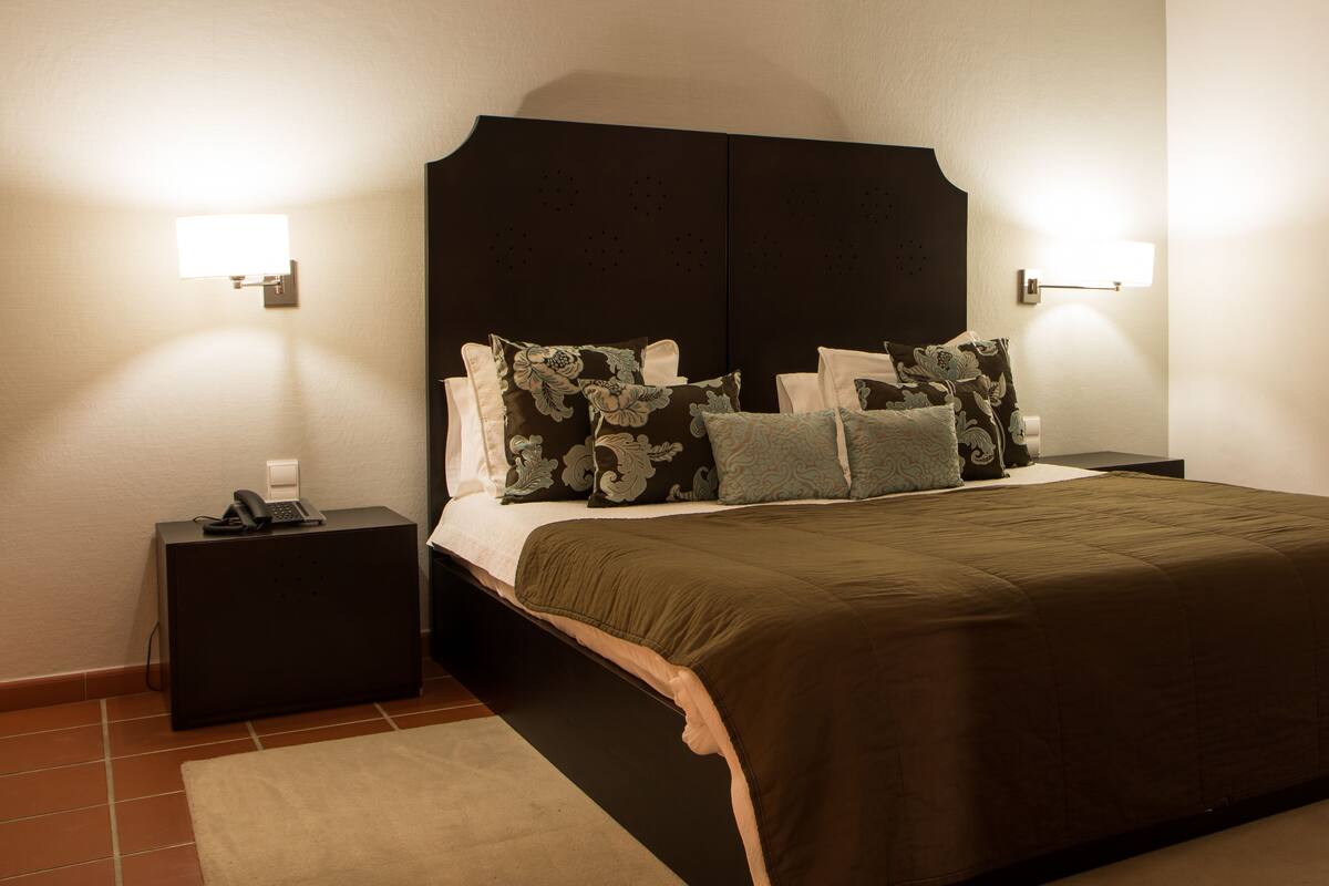 standard suite | 1 bedroom, desk, blackout curtains, soundproofing