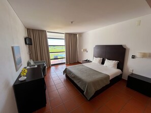 Standard Double Room | Desk, blackout curtains, soundproofing, free WiFi - Hotel Rural Santo António (Arronches)