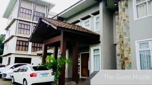 Ảnh chưa phân loại, 2 trong số 25 ảnh, nút