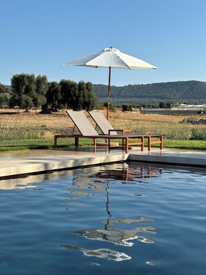 Seasonal outdoor pool, open 8:00 AM to 8:00 PM, pool umbrellas - Villa Narducci (Fasano)