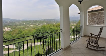 Country house with oustanding views of the Val di Comino