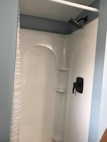 Quarto casal conforto, 1 cama de casal | Chuveiro
