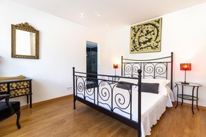 5 Schlafzimmer, Zimmersafe, Bügeleisen/Bügelbrett, kostenloses WLAN