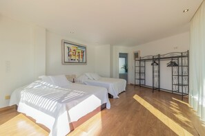 5 camere, una cassaforte in camera, ferro/asse da stiro, Wi-Fi gratuito