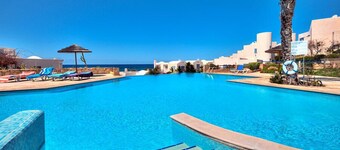 Luxury Beach Villa With Pool And Sea Views. Harbour And Beach Nearby.