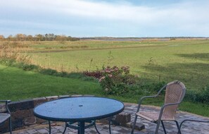Outdoor dining - Beautiful home in ørsted with house sea view (Ørsted)