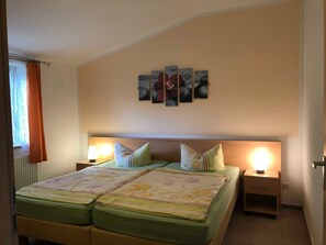 2 slaapkamers, een bureau, rolstoeltoegankelijk