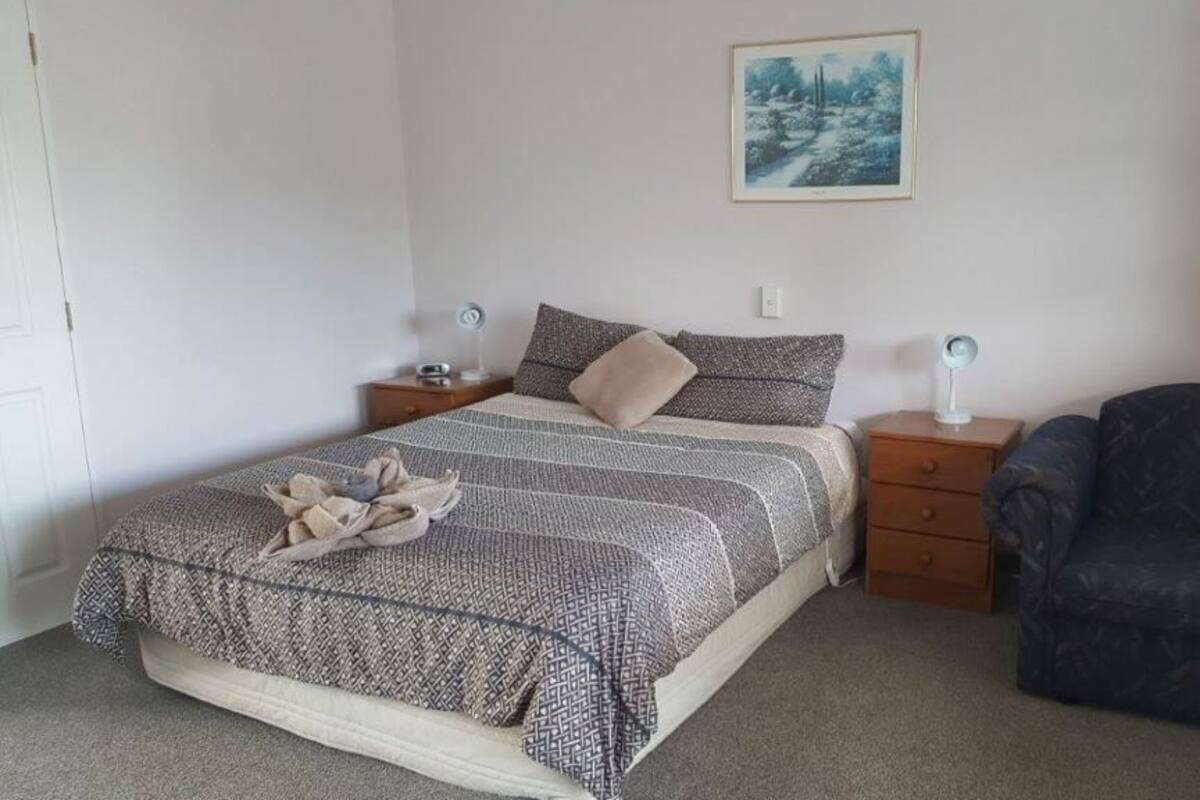 1 bedroom, premium bedding, soundproofing, iron/ironing board