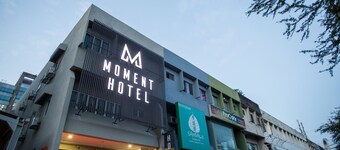 Moment Hotel