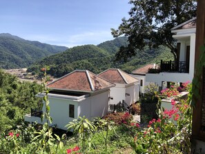 1 phòng ngủ, nệm có lớp đệm bông, minibar, trang trí khác biệt 