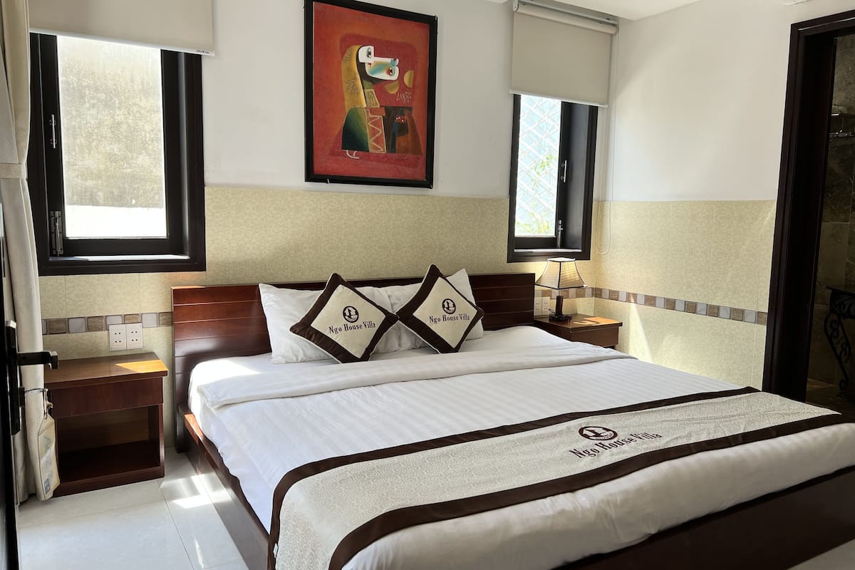 Minibar, desk, blackout curtains, free WiFi